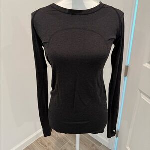 Women's Black Long Sleeve Top